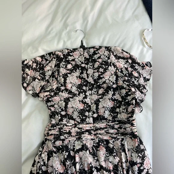 Ieena Mac Duggal Black multi floral flutter sleeve maxi dress (10) - Picture 9 of 10